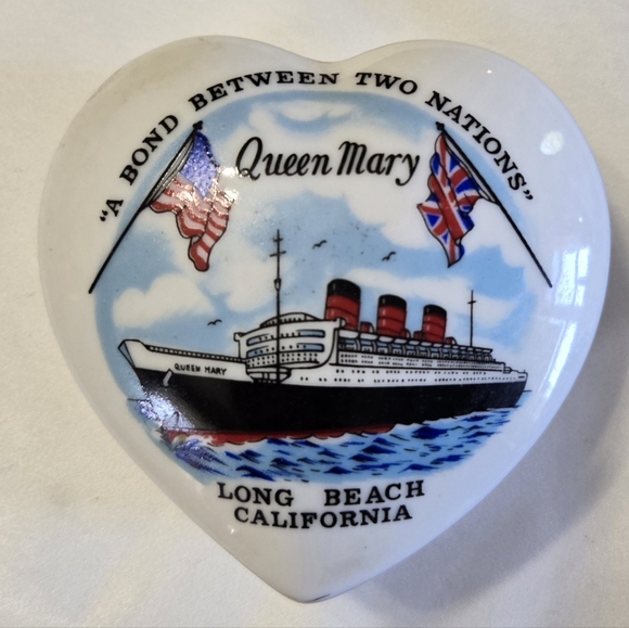 Vintage Phil Papel Imports Queen Mary Ship Long Beach California trinket box - Picture 3 of 6
